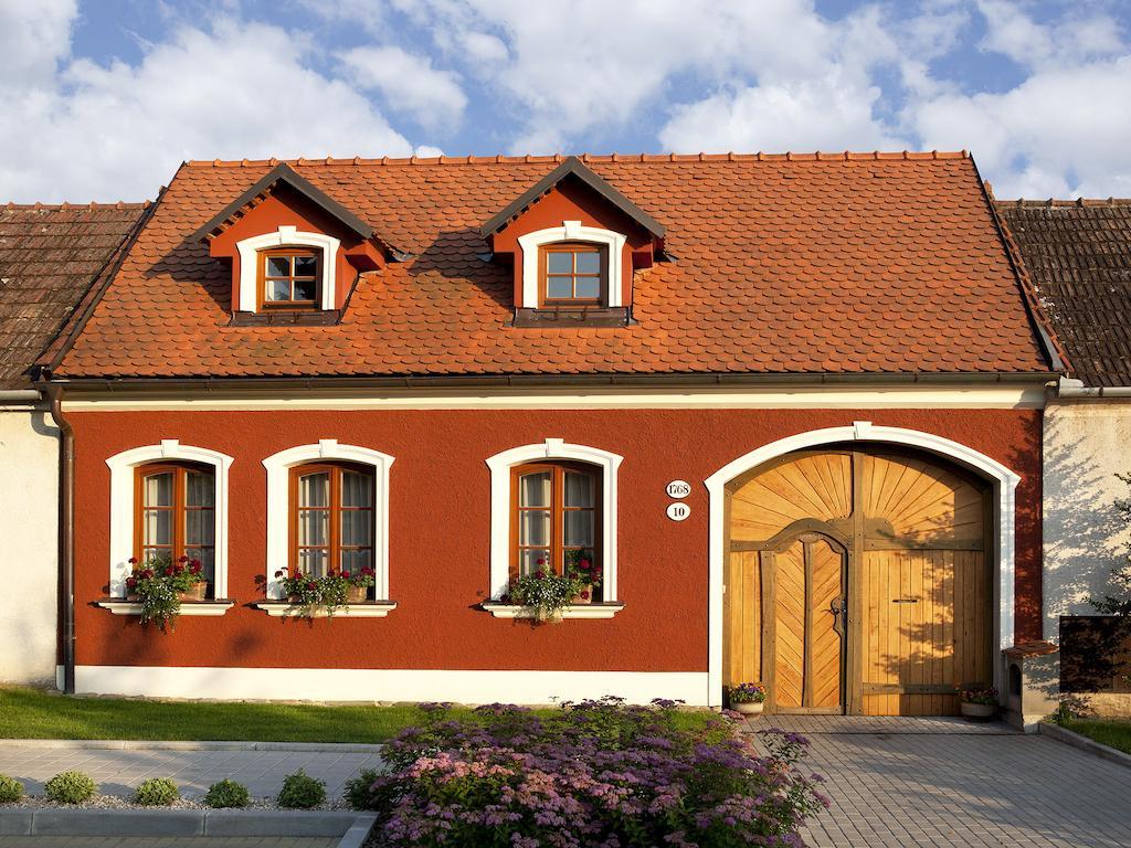 Lichtenstein Lva Apartman Breclav Exterior photo